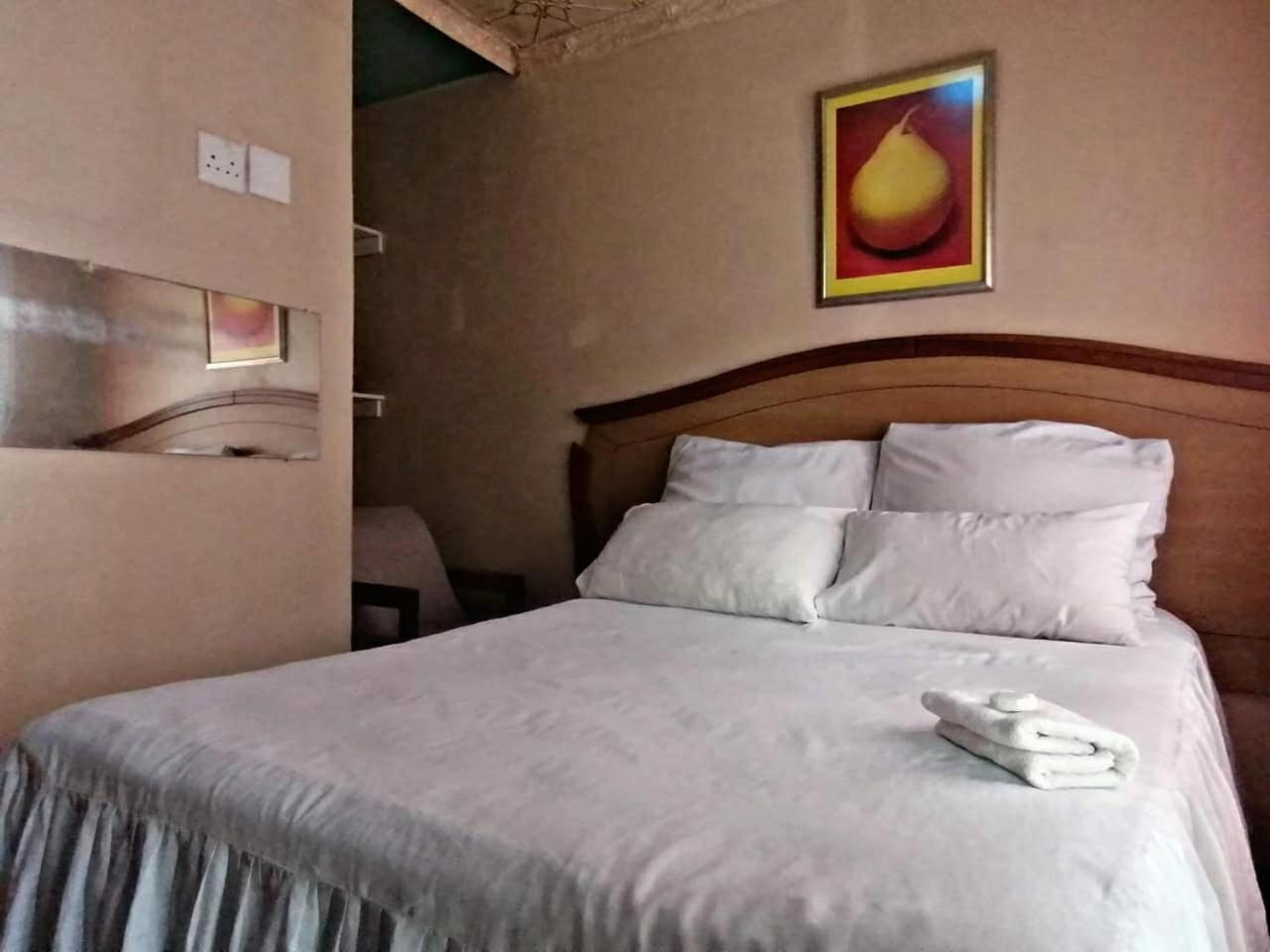 Valleycenter Guesthouse Йоханесбург Екстериор снимка