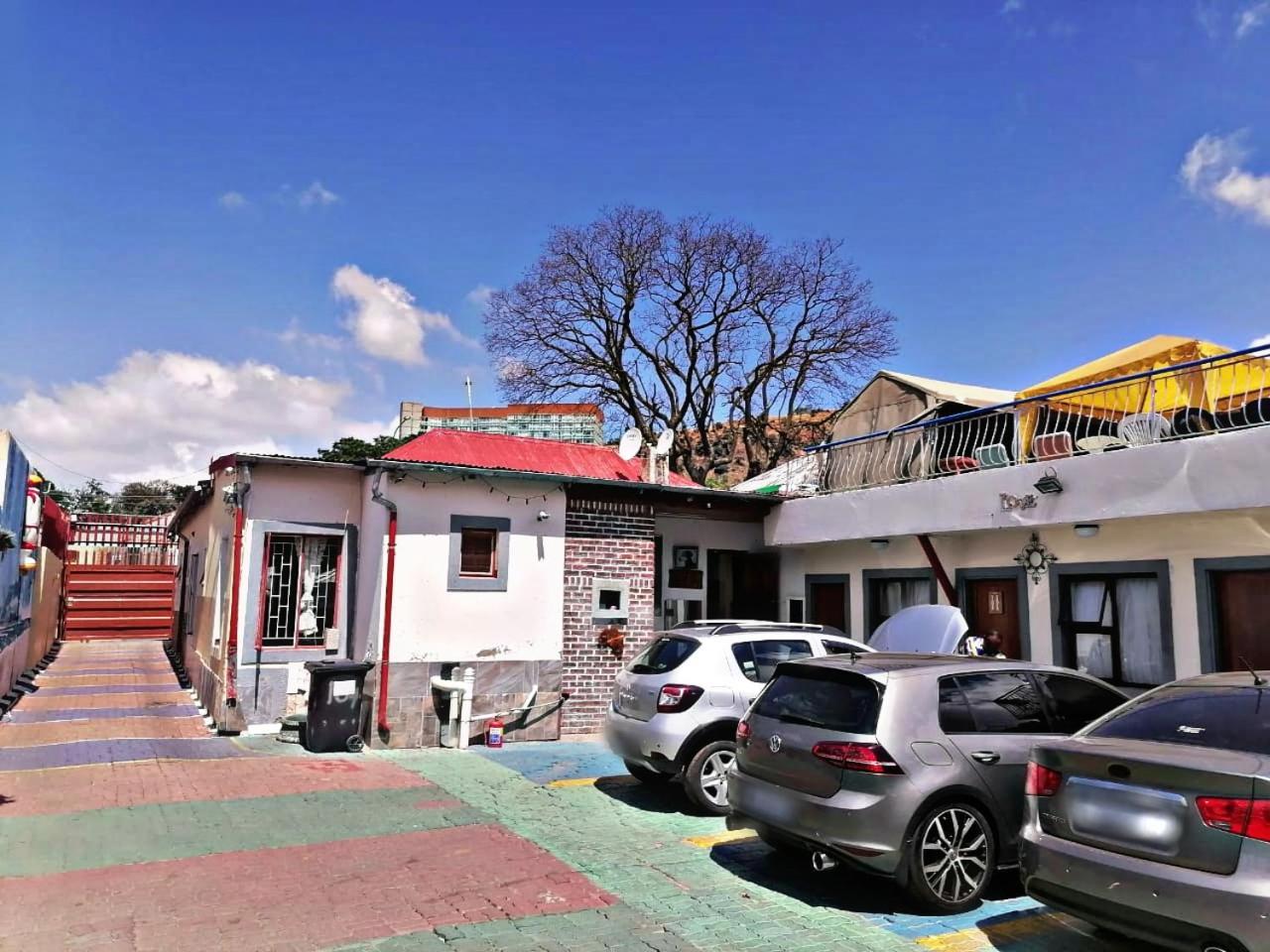 Valleycenter Guesthouse Йоханесбург Екстериор снимка